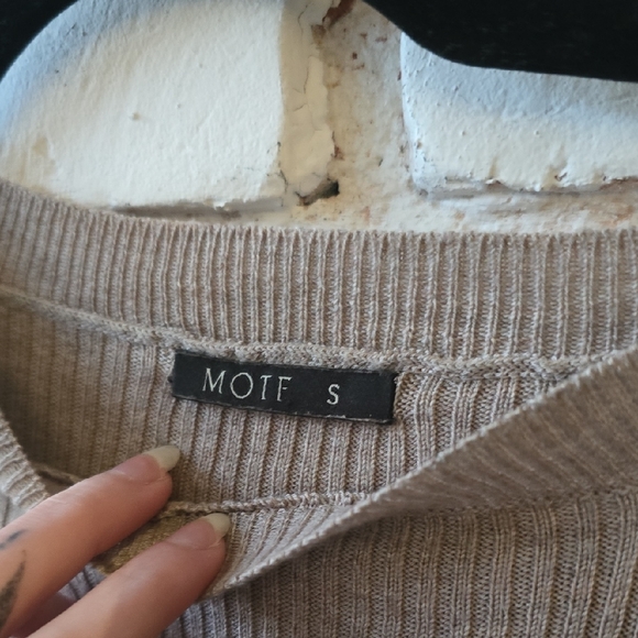 MOTF ribbed long sleeve tee in beige - Picture 2 of 3